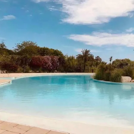 Appartement Idéalement Situé, Vue Mer, Accès Plage Gassin